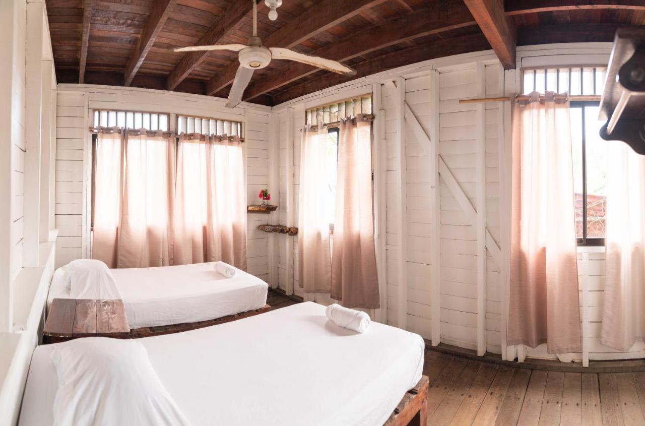 Hotel Puerto Viejo - Estd 1939 Puerto Viejo de Talamanca ภายนอก รูปภาพ